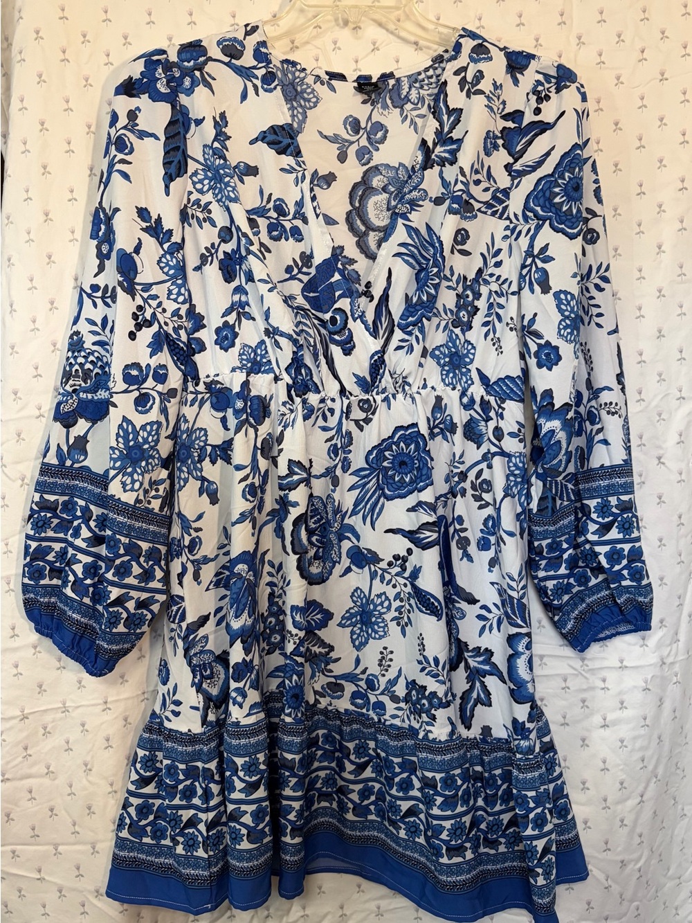 SHEIN White and Blue Floral V-Neck Long Sleeve Dress
